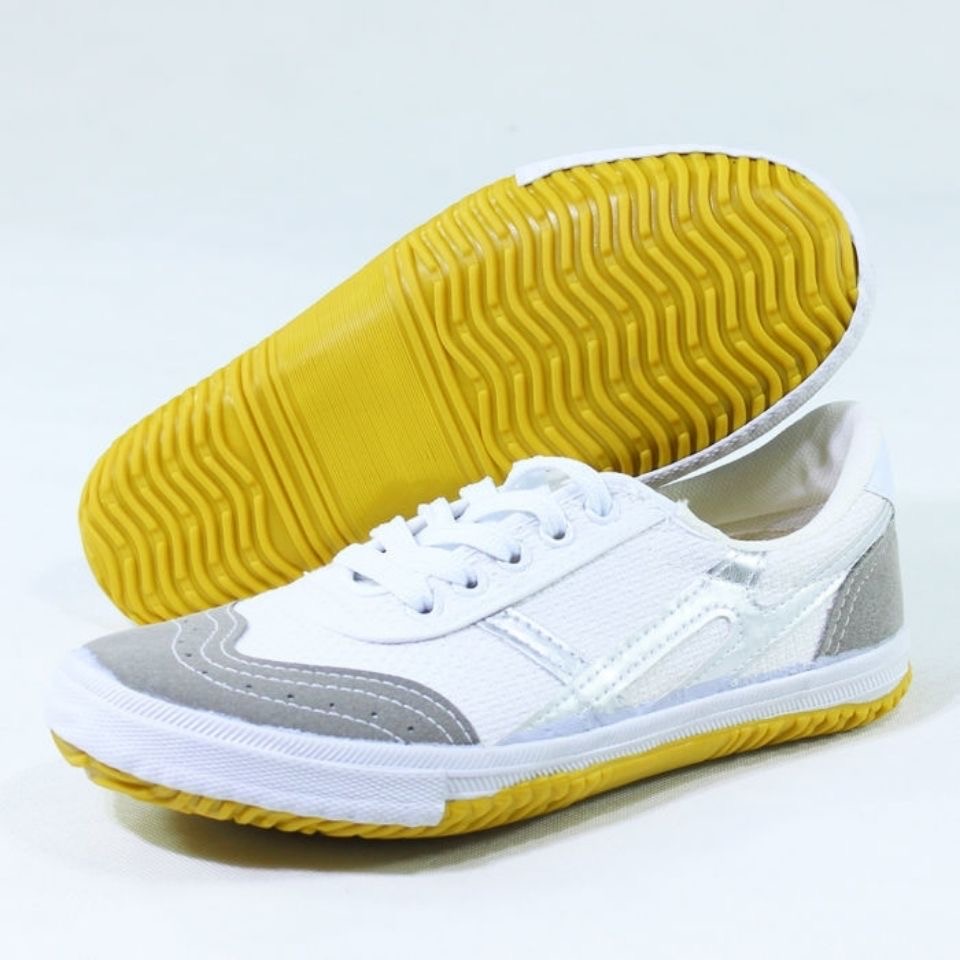 Thick Elastic Sole Breathable  - Badminton Umpire review and price